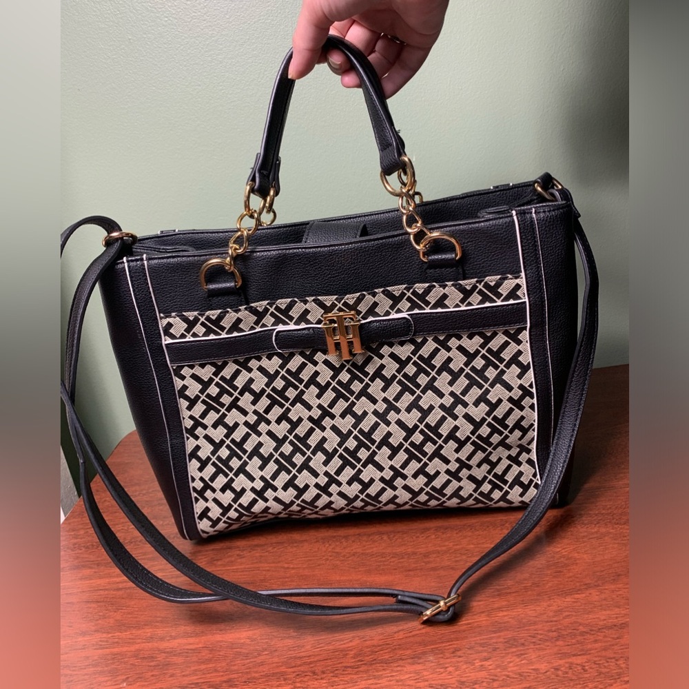 Tommy Hilfiger | Monogram Faux Leather Purse - Picture 3 of 10